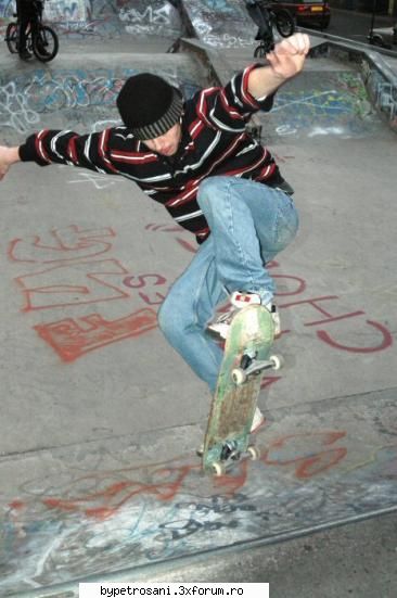 Skateing - cool!!!! si nu as renunta la el pt nici un alt - Sporturi Extreme